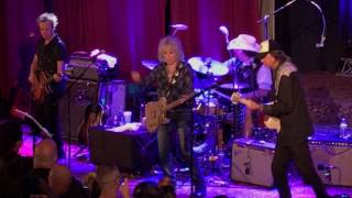 Lucinda Williams with Buick 6 &quot;Honey Bee&quot;