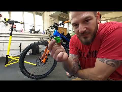 Cube Stereo Hybrid Actionteam mit Knackgeräusch