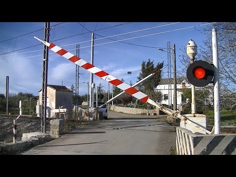 Spoorwegovergang Alberobello (I) // Railroad crossing // Passaggio a livello