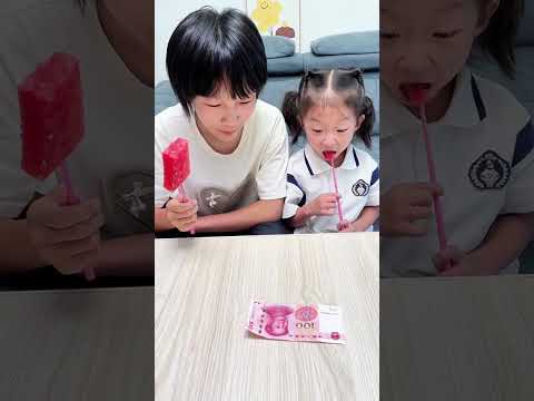 对妹妹来说还是西瓜更有价值吧 #人类幼崽有多可爱 #萌娃搞笑日常 #姐俩日常