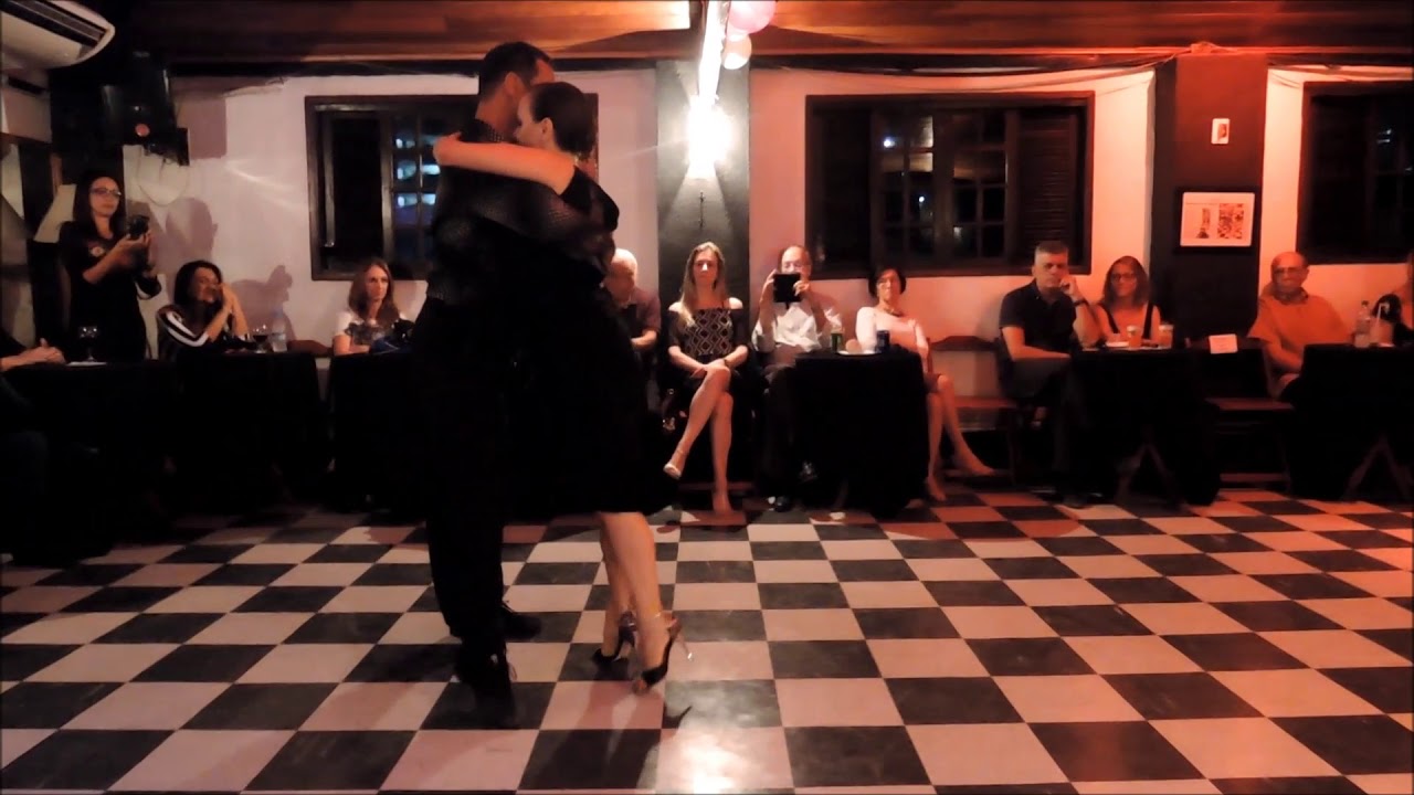 Milena Plebs e Marcos Cayres   in Rio