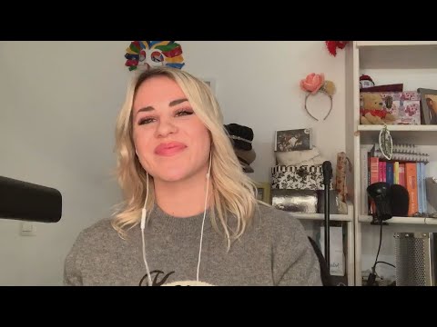 Hablamos con Lucía Gil, autora de "Volveremos a brindar" todo un himno contra el coronavirus