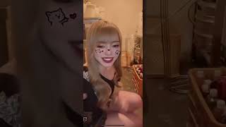 【TikTok】スタイル抜群の白銀世界