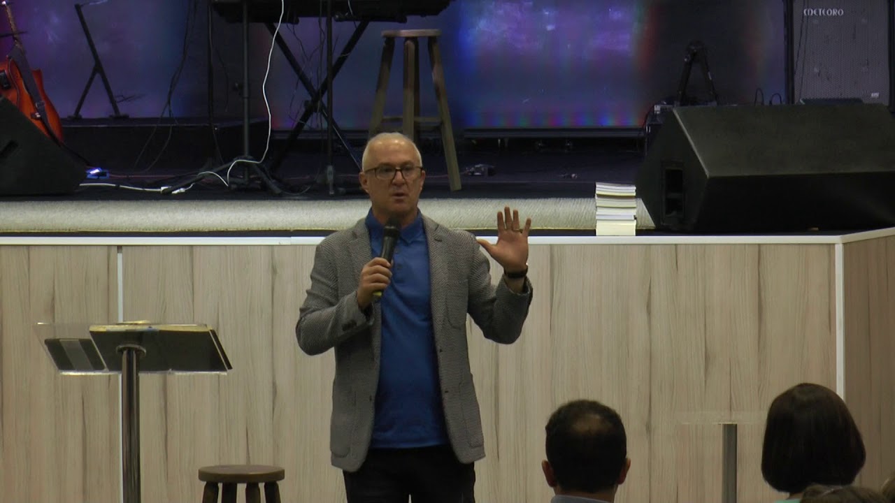 Pr. Arão Xavier - Uma vida Empreendedora