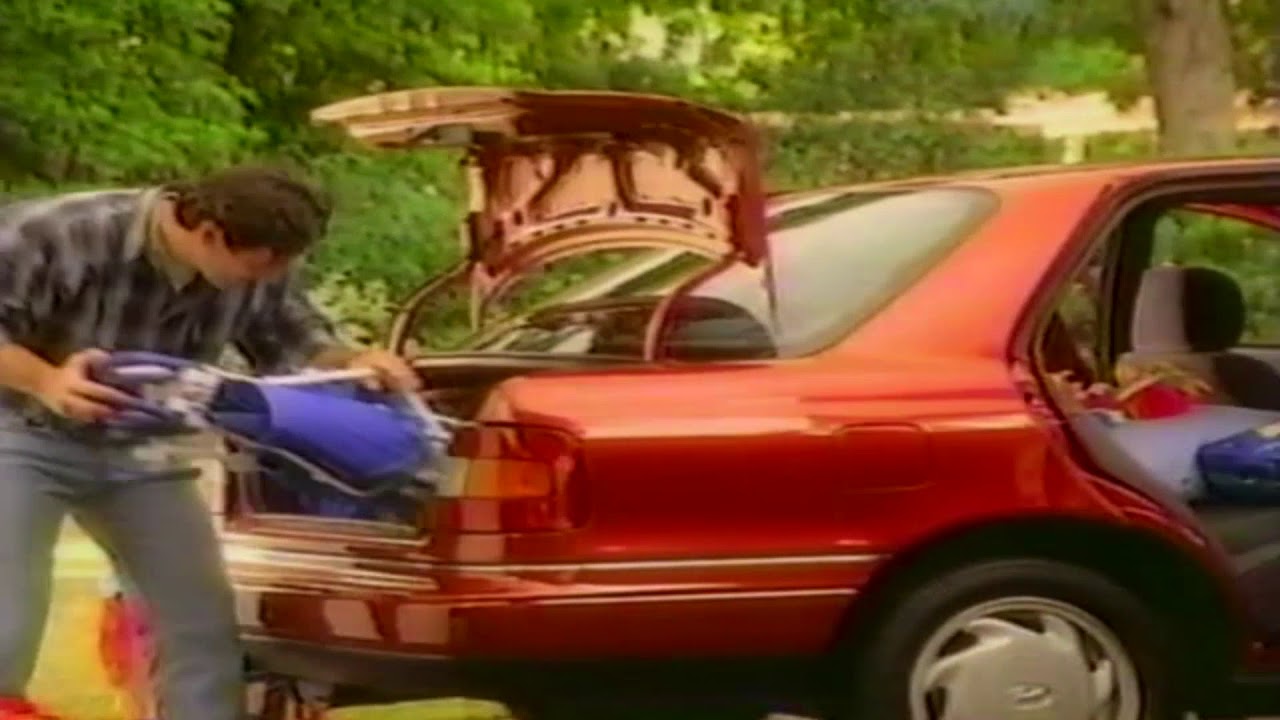 1993 Hyundai Elantra Commercial