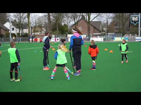 Kennismaking met hockey tijdens Funkey Fiësta