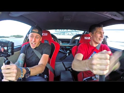 ROMAN ATWOODでのドリフト (DRIFTING WITH ROMAN ATWOOD)