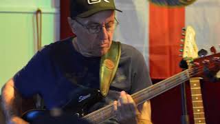 It Only Hurts When I Cry