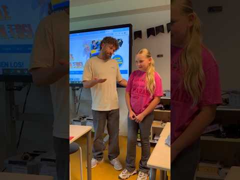 Wanneer er in de klas iets teveel naar het songfestival is gekeken!