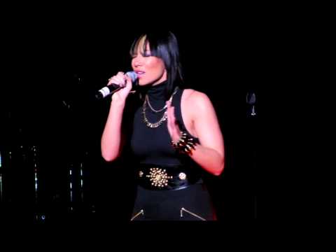Bridget Kelly Performs "Empire State of Mind"