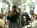 Нью-Йорк. Как рэперы зарабатывают в вагоне метро 