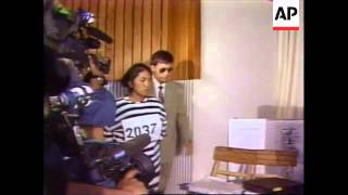 PERU: CAPTURED SHINING PATH LEADER, PARADED IN FRONT OF MEDIA