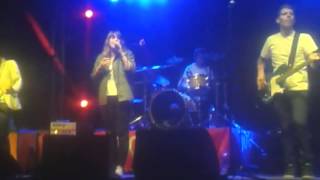 The Damnettes - Go Your Own Way at Bockor Rock