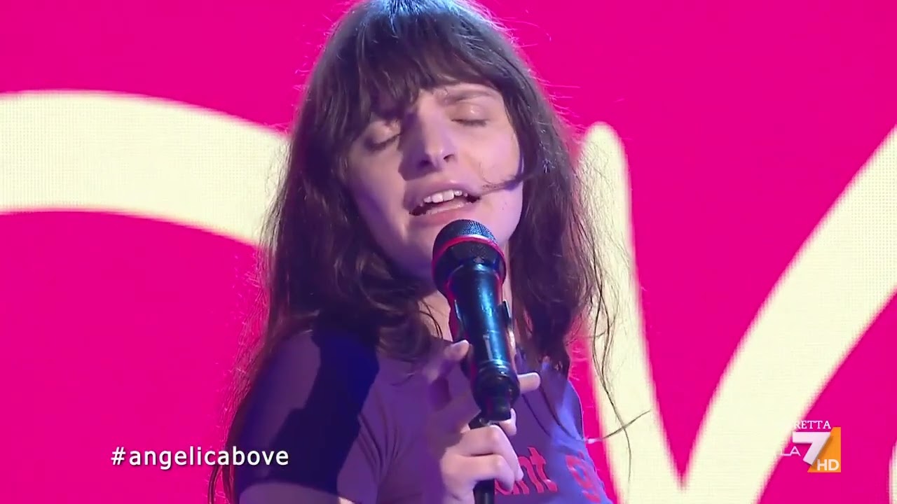Angelica Bove canta 'Ain't No Sunshine'