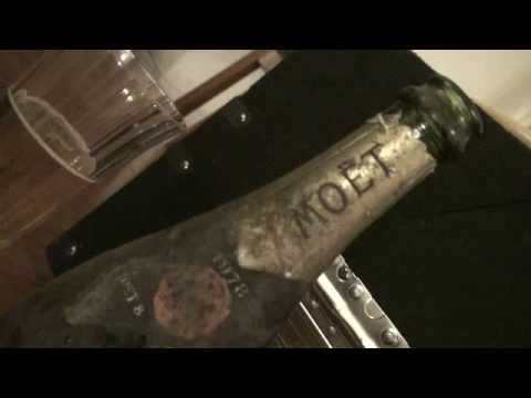 MOET & CHANDON  CHAMPAGNE Vintage 1978 opened 15th May 2009