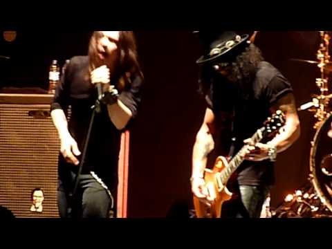 Slash - Promise (Live Zénith, Paris France - 12/07/2011) Angle 2