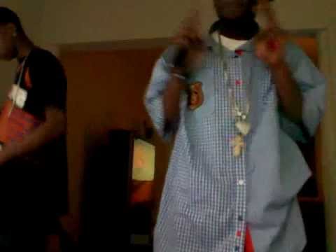 CELLO FREESTYLE WIt ARM N HAMMER AL