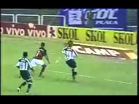 Emerson 'Geninho', meio-campo do Flamengo em 2005 - *BL