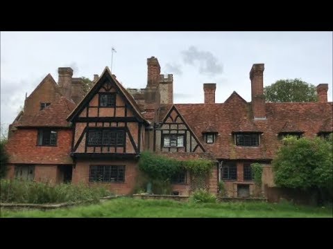 Exploring Pink Floyd's ABANDONED Mansion (FROZEN IN TIME)