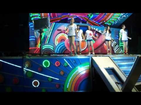 140629 Hello veuns - Do you want some tea?