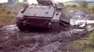preview picture of video 'Exército Brasileiro - M113 in mud during training license. panzer apc'