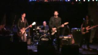 Chalk FarM - The Girl Is Crying - 17 Dec 2010 at Molly Malones