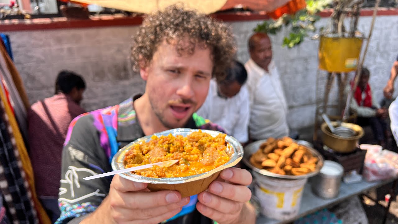 Trying street food in INDIA | Everything is spicy! 🌶️🇮🇳