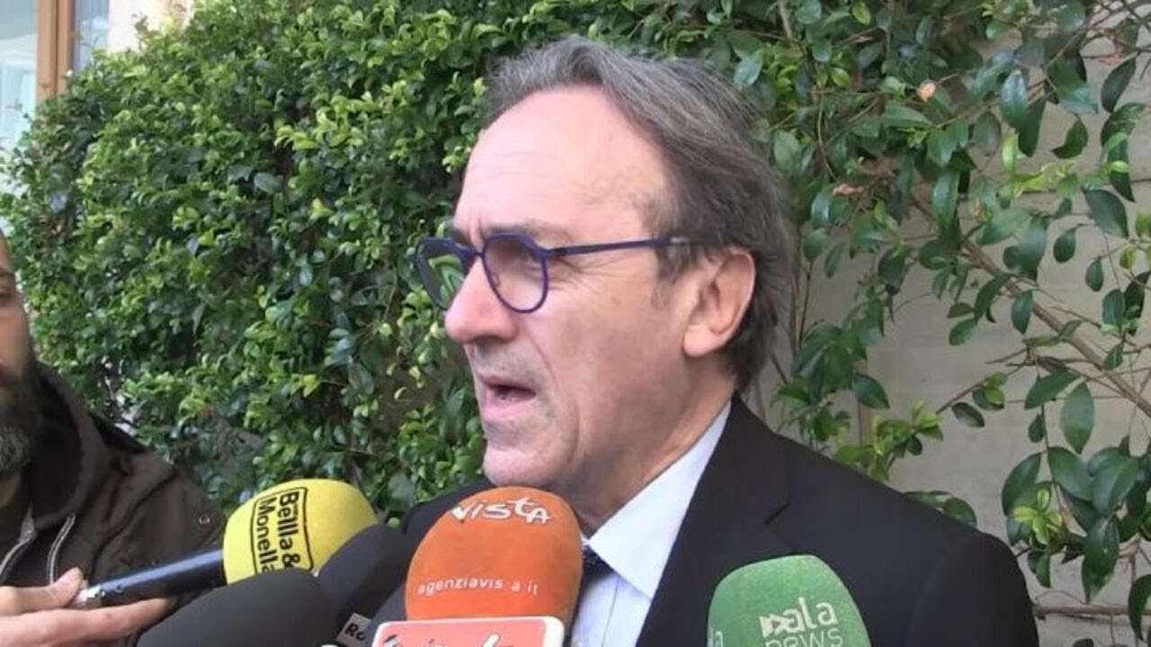 Bonelli (Avs): "Aumentano i poveri, ma Meloni pensa a investire in armi e a fare regali alle banche"