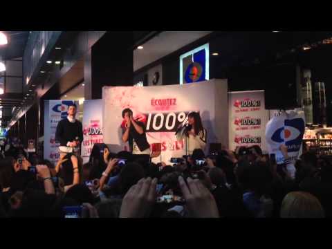 "Je te donne" par Leslie et Ben Falinski