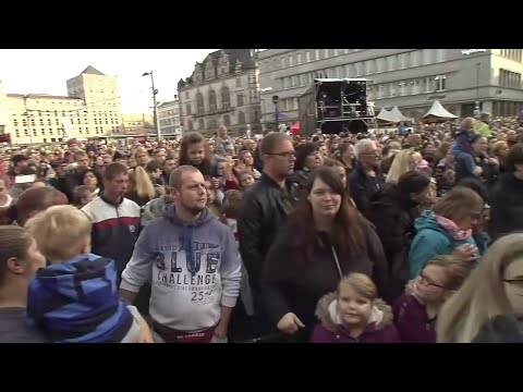 NACH ANSCHLAG: Tausende solidarisieren sich beim Konzert in Halle mit den Opfern