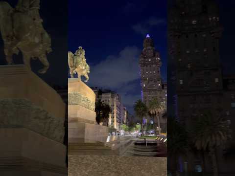 NIGHT in MONTEVIDEO #uruguay #montevideo #latinoamerica #argentina #buenosaires #brasil #usa #walk