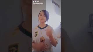 Download lagu Video Tik tok Persebaya Bonek wanita lucu manis mp3 Download lagu Video Tik tok Persebaya Bonek wanita lucu manis mp3