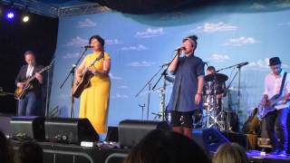 Frazey Ford 2016-03-19 You Got Religion at Blue Mountains Folk Festival, Katoomba