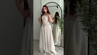 فستان سهرة ملكي بكورسيه مطرّز وتنورة ناعمة