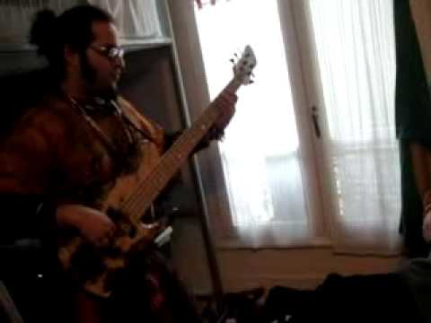 Munir Hossn jam with trajano Caldas, groove bass fodera imperial elite 5