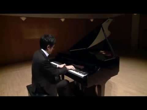 Miyuji Kaneko performs Hungarian Rhapsody No. 2 on the Roland V-Piano Grand