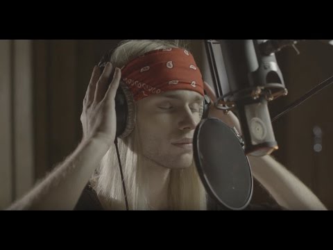 Mateusz Maga - First Kiss (Official Video)