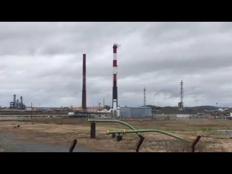 Destruction des tours historiques du bassin de  Lacq