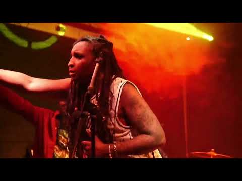 Aziza Jaye ft KOG @ Yellow Arch