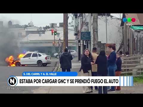 Estaba por cargar GNC y se prendió fuego el auto
