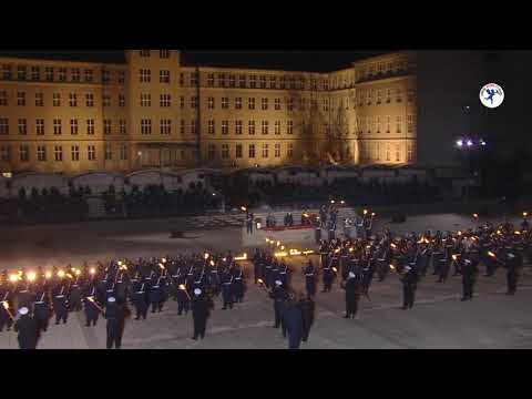 ALLEMAGNE : LA CHANCELIÈRE ANGELA MERKEL FAIT SES ADIEUX À L'ARMÉE