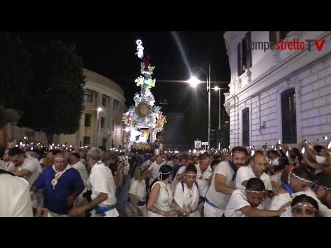 La "girata" della Vara: ecco la manovra più complessa della processione