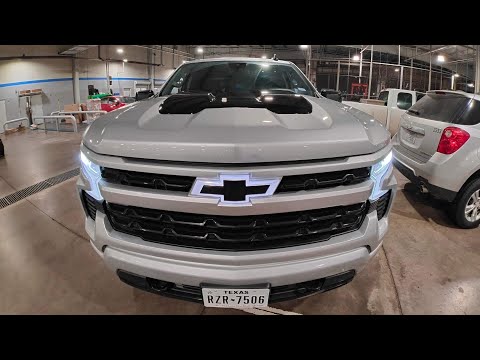 Refreshed rst silverado gets trailboss/zr2 hood