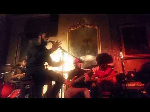 Alim Kamara ft. Christina Matovu 'Losing You' at CLOSE UP