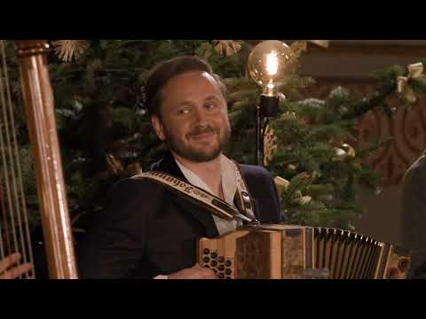 Schee is (Bernhard Kohlhauf, Bearb. J. Dumfart) - Tschejefem, L.M und M.Waldauf, Rafael Fingerlos)