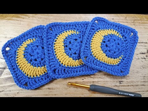 Crochet Moon Granny Square | Celestial Whimsical Y2K Vibes for Blankets, Bags & Decor