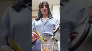 ノーブラクッキング[TikTok]