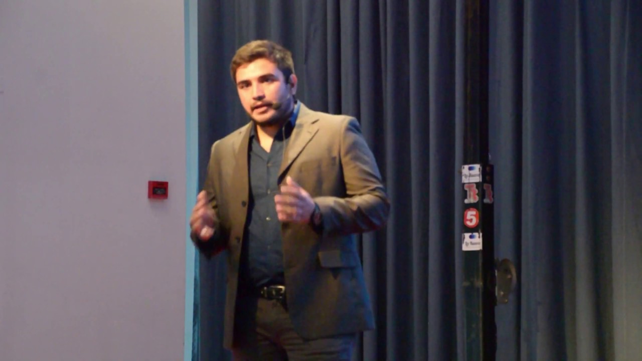 Perdí mi "trabajo seguro" | Rodrigo Gomez | TEDxYouth@Posadas
