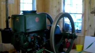 preview picture of video 'Hit and Miss Engine at Badger Steam & Gas Show at Baraboo Wisconsin'