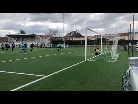 -l'Arret de Charollois (Roannais foot 42) sur la frappe de Jacquet ( AS Savigneux Montbrison)